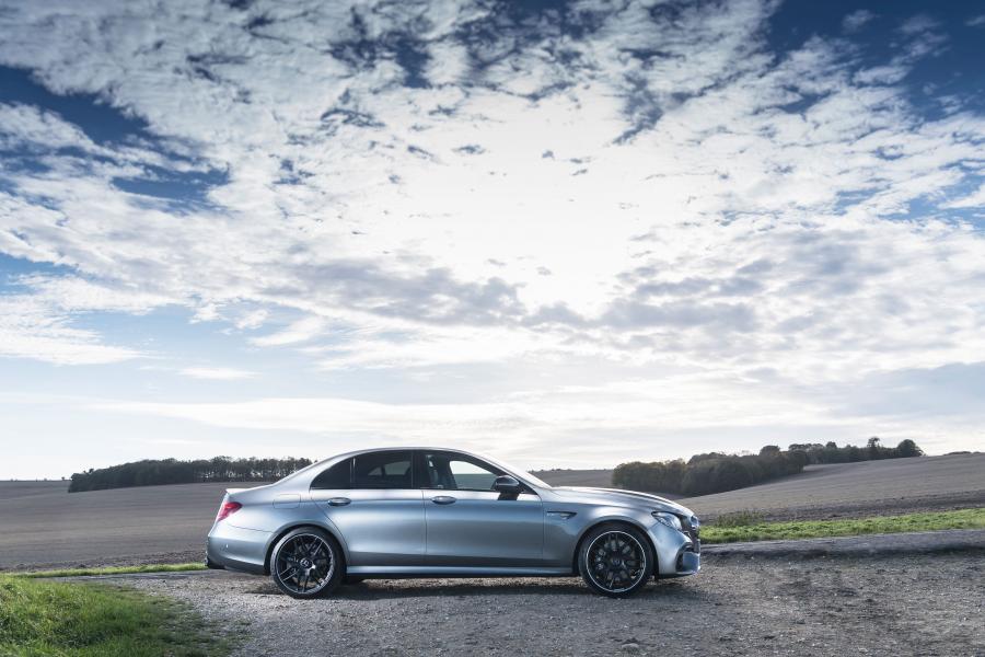  Mercedes-AMG E63 4Matic+ (W213) 2017 года  (UK) (фото 7 из 30)